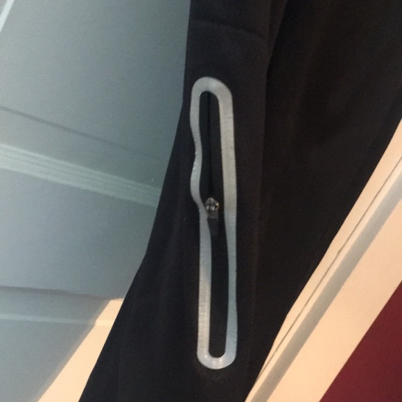 Fitted black joggers - Picture 4 of 6